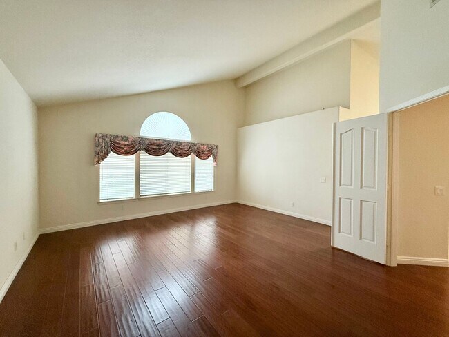 Building Photo - $500 OFF FIRST MONTH! Stunning 4 Bed 4 Bat...