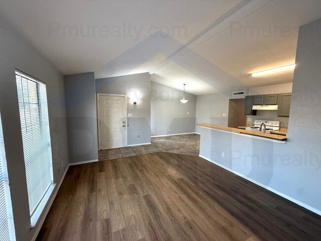 Building Photo - AVAILABLE NOW!!! Very Nice 3 Bedroom Dallas Half Duplex in Duncanville ISD