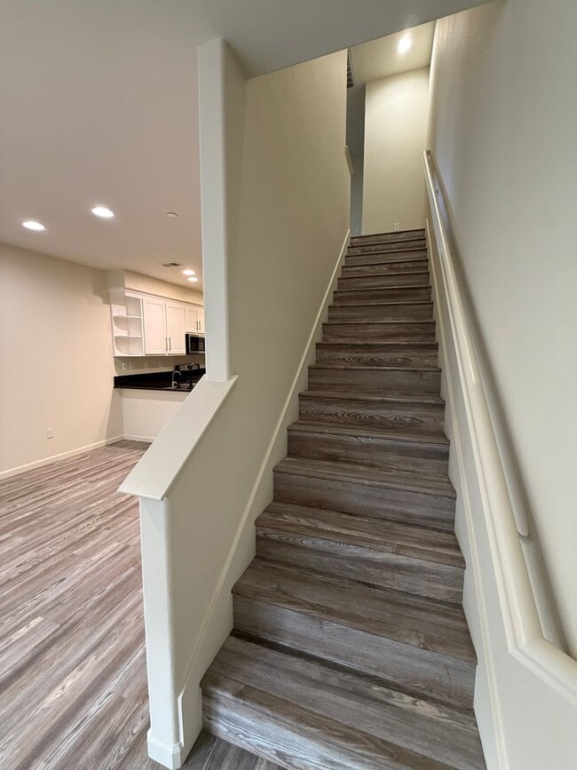 Building Photo - 566 Almaden Walk Loop