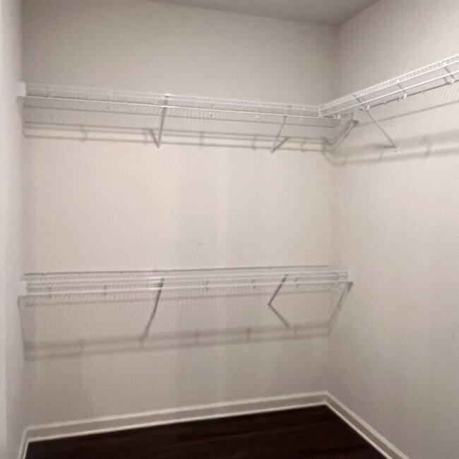 Building Photo - 9800 Bluestone Cir