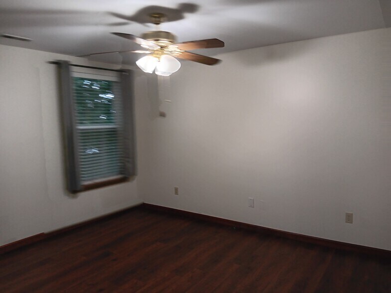 Building Photo - 530 Beacon Point Ln