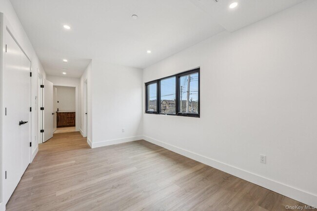 Building Photo - 325 Manville Rd