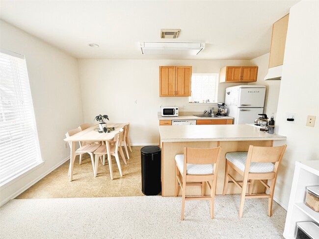 Building Photo - 3127 Bernardo De Galvez Ave