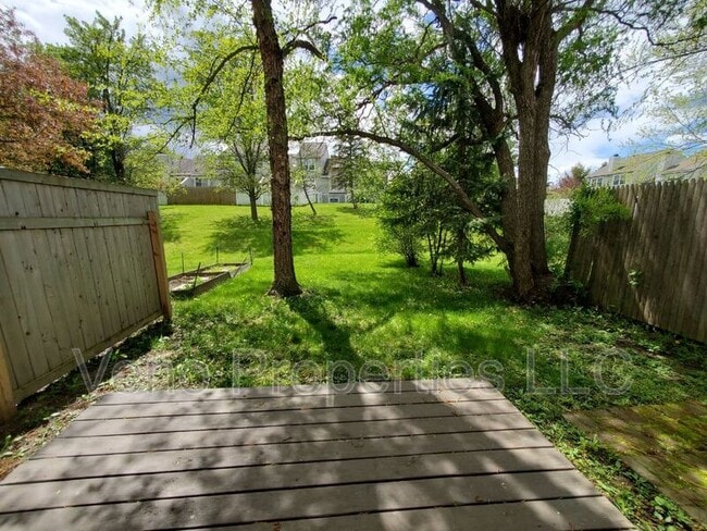 Building Photo - 66 Plaza Ave