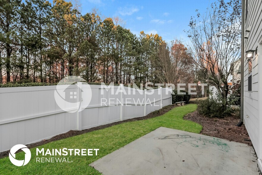 Building Photo - 4709 Autumn Rose Trail