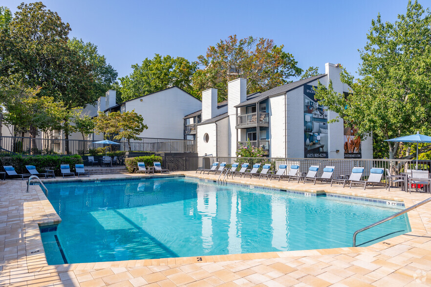 Resort-Style Pool - The Metropolitan (TN)