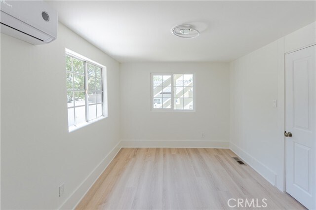 Building Photo - 210 N Encinitas Ave