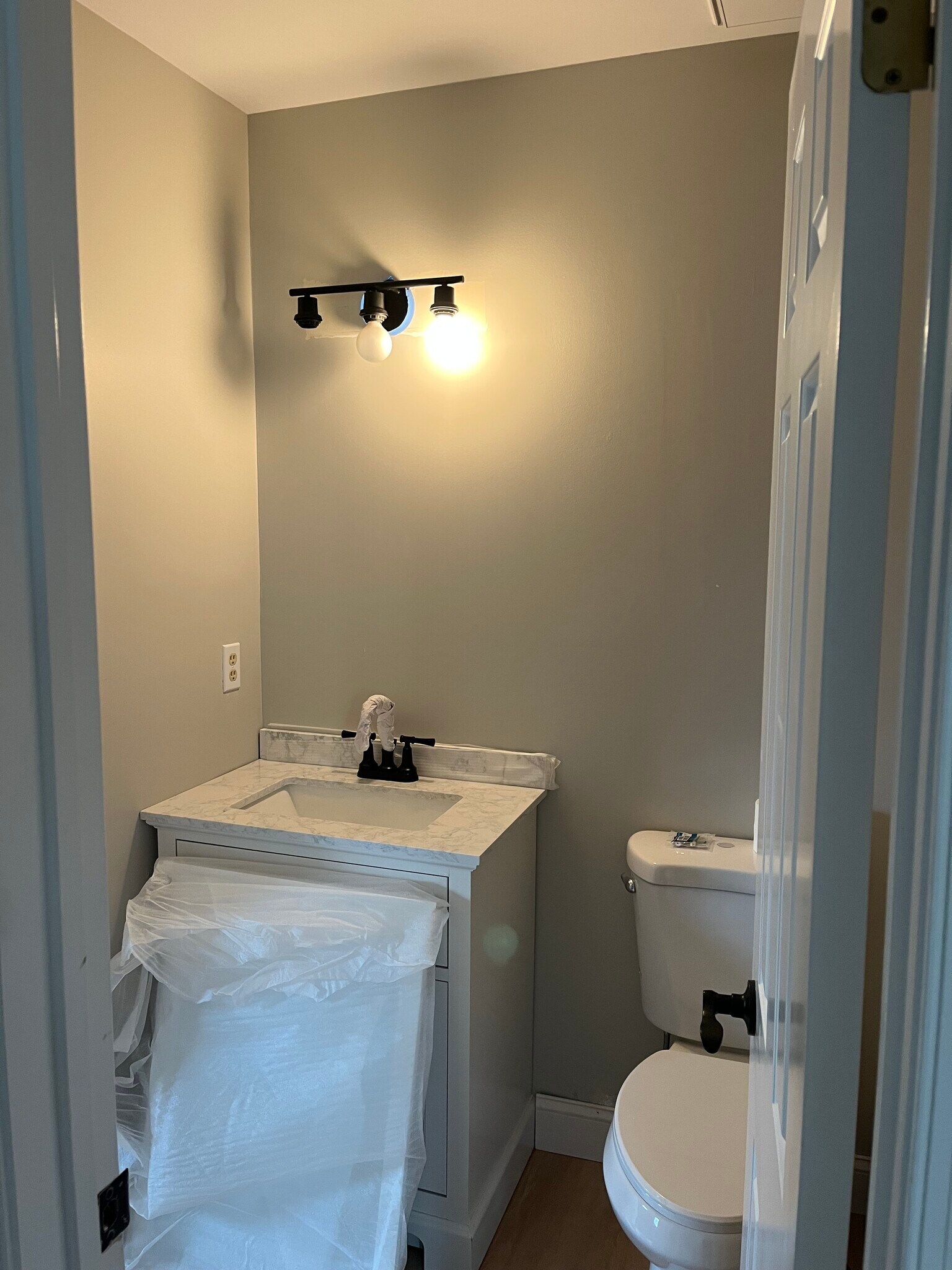 2nd floor bath - 7 Nantucket Ct