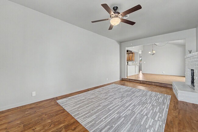 Building Photo - 1142 Nadene Dr