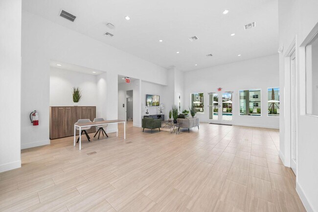 Building Photo - 384 Famagusta Dr