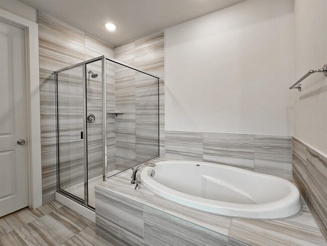 Building Photo - 5645 Bellissima Way