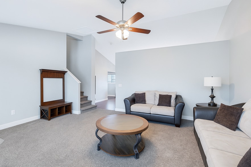 Living Room - 427 W 600 N