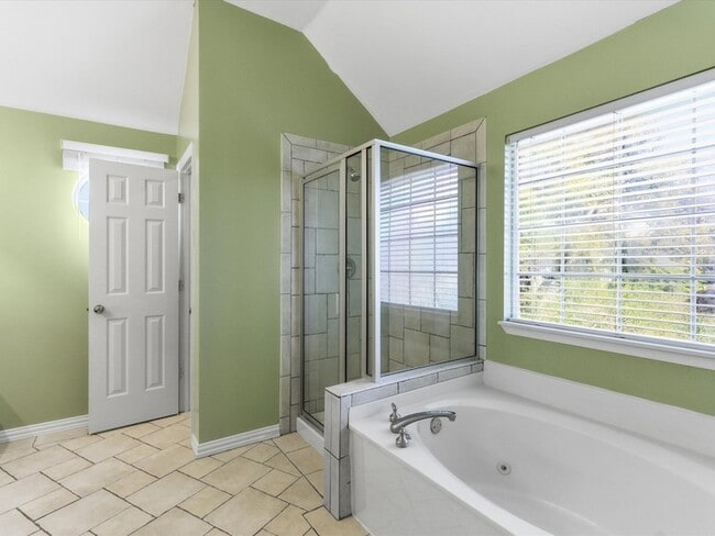 Building Photo - 3017 Manga Dr