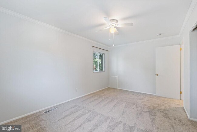 Building Photo - 6610 Bowie Dr