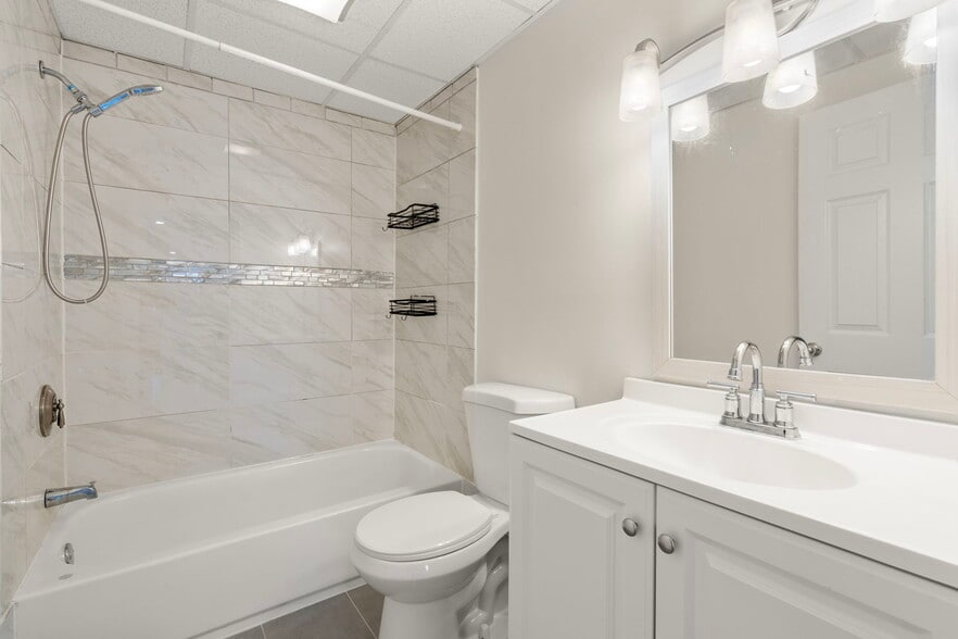 Building Photo - 111 Foster St