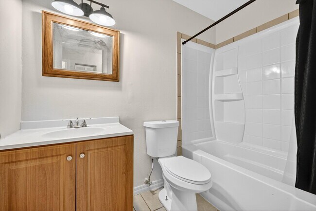 Building Photo - 2252 SE Aneci St