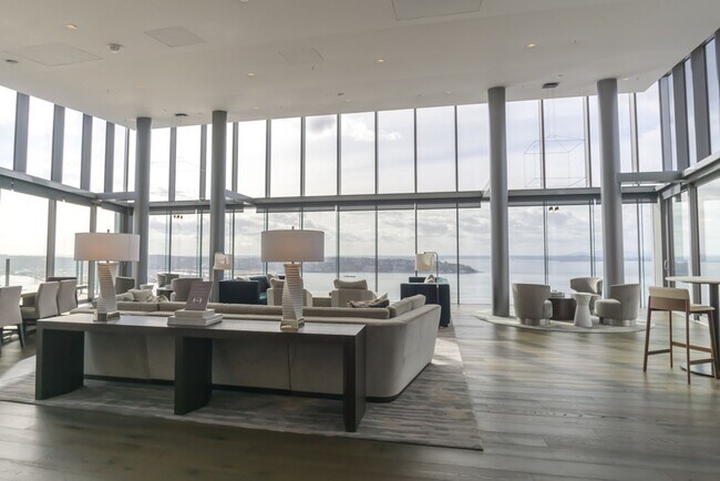 Building Photo - 2bd/1ba Seattle Condo