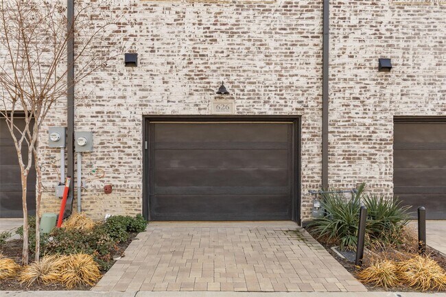 Building Photo - 626 Dalton Ln