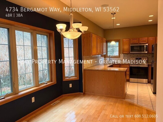 Building Photo - 4734 Bergamot Way