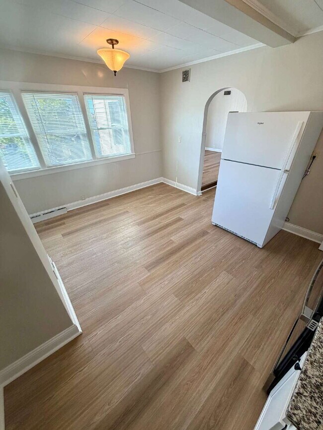 Building Photo - Bright 3-Bedroom Nashua Rental Near Downtown, Shopping, and Commuter Routes