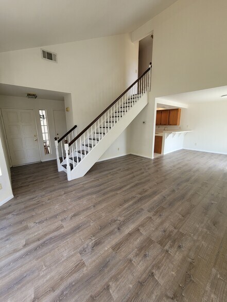 Building Photo - 35 La Costa Ct