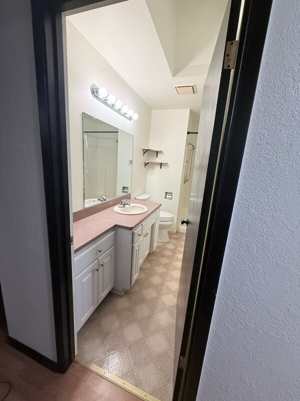 Building Photo - 5525 Vida Ave