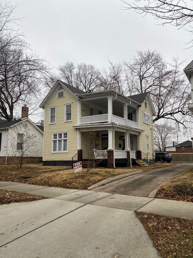 Building Photo - 614 S 8th St