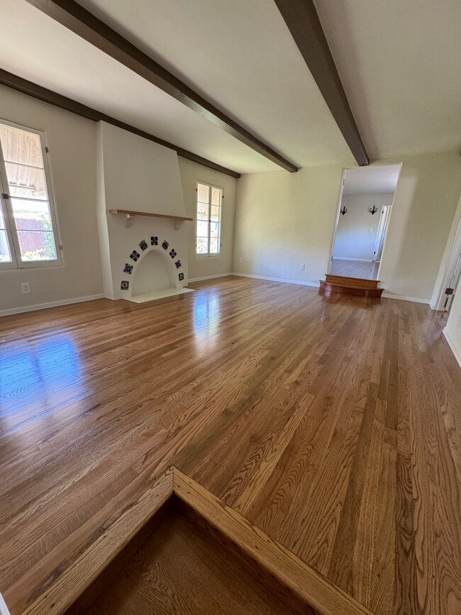 Family Room/Back living room - 1033 E San Jose Ave