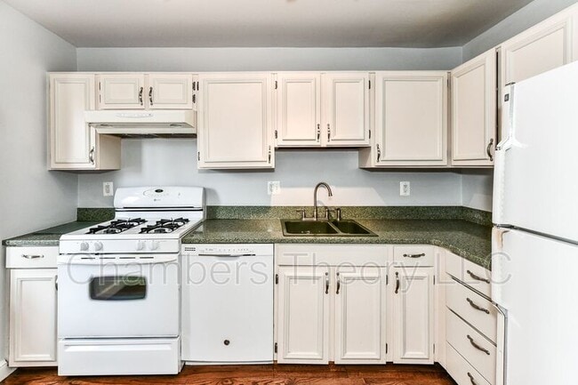 Building Photo - 306 S Wayne St