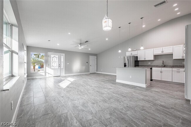 Building Photo - 184 Broward Ave