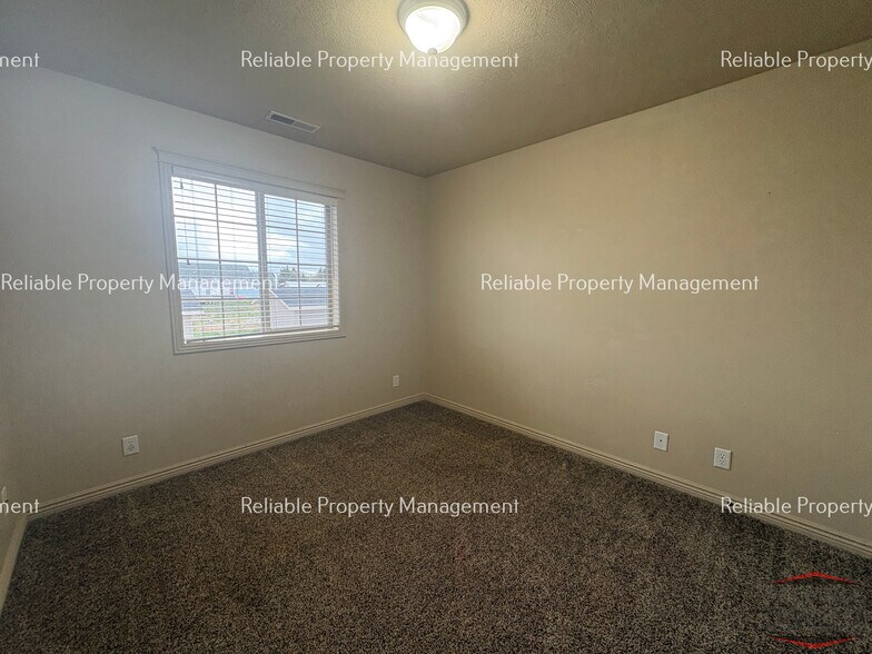 Building Photo - 184 Stockham Blvd