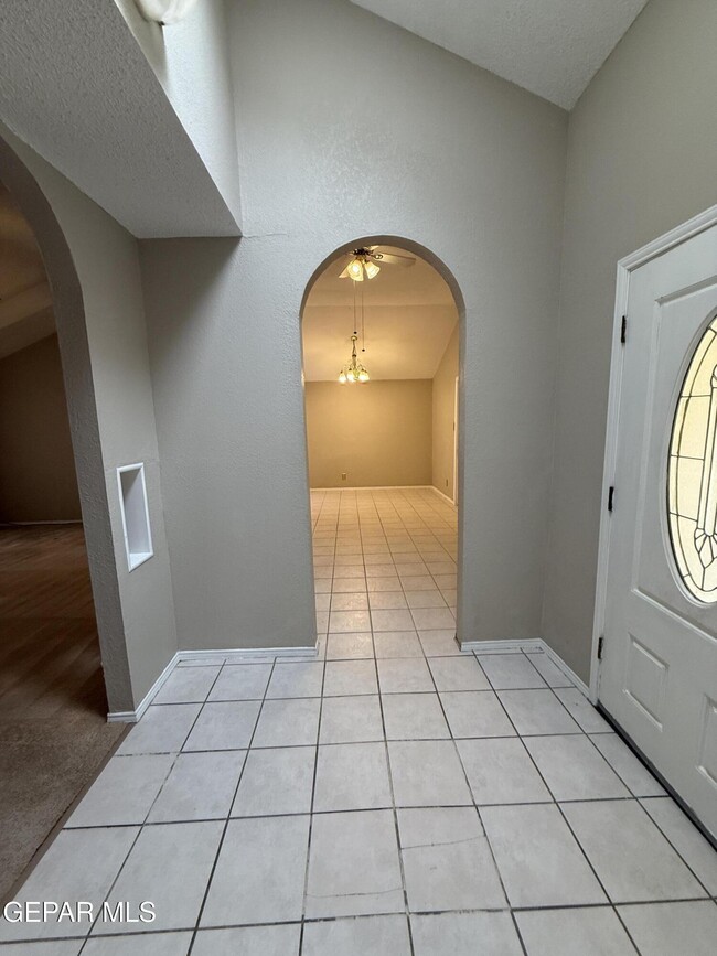 Building Photo - 741 Villa Vanessa Dr
