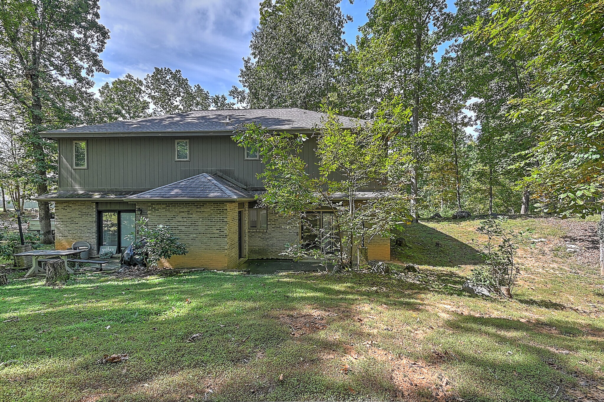 Building Photo - 208 Dean St