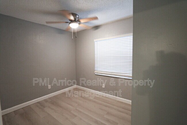 Building Photo - 1810 E 143rd Ave