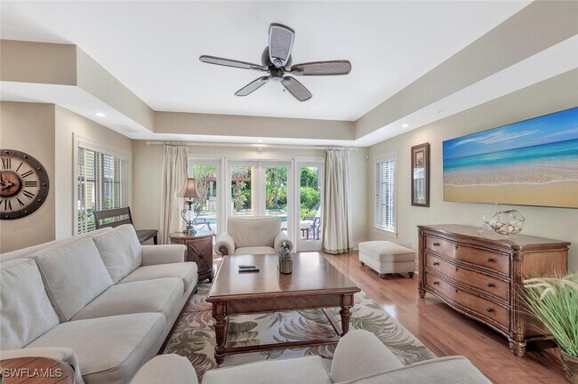 Building Photo - 325 3rd St S