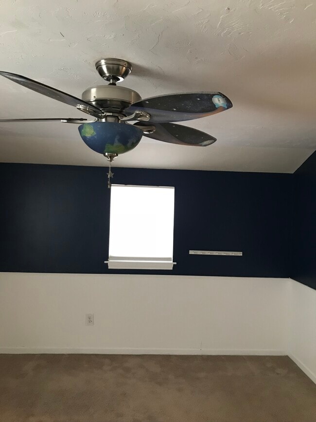 Building Photo - 16 Bowstring Way