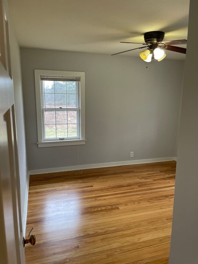 Building Photo - Executive 3/3 House in Coosa on Acreage $1...
