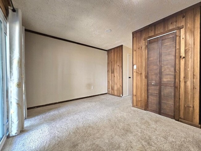 Building Photo - 8561 Southlawn Ct