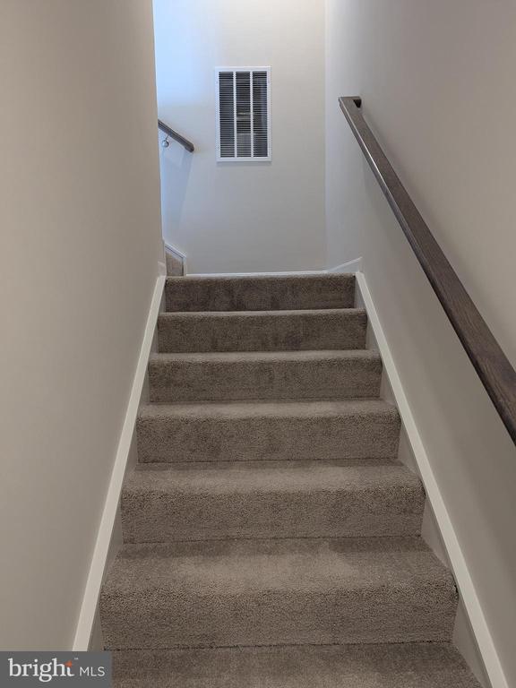 Building Photo - 513 Seeback Dr