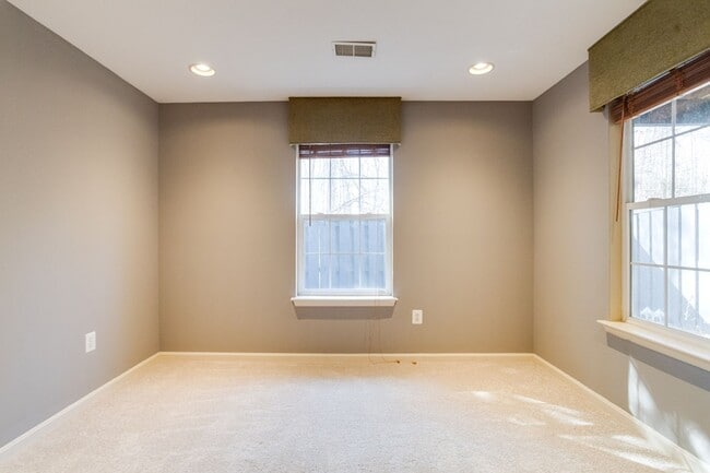 Building Photo - 1730 Bluffs Island Ct