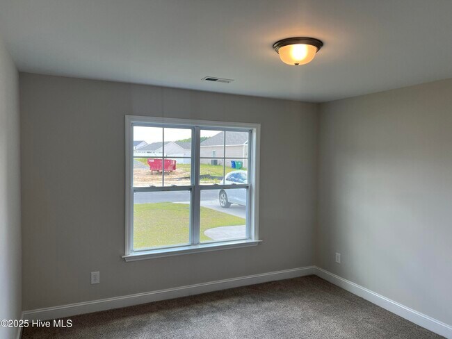 Building Photo - 2205 Rhinestone Dr