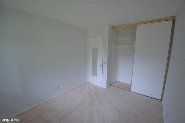 Building Photo - 2507 Glengyle Dr