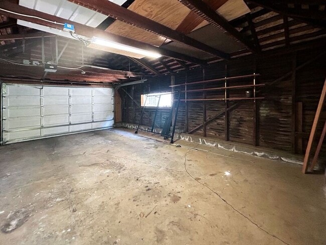 Building Photo - 2109 Alder St