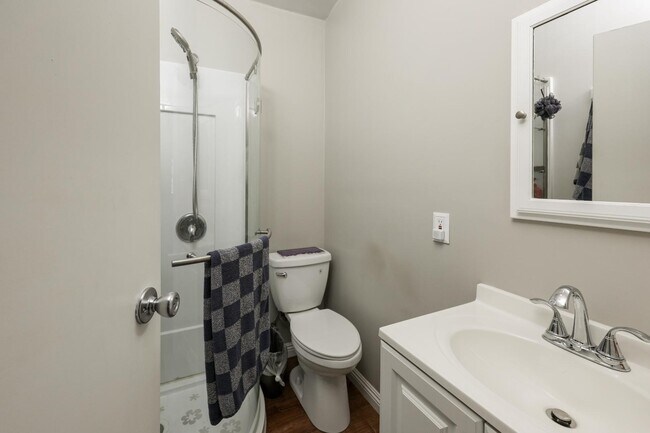Building Photo - 500 Rancheros Dr