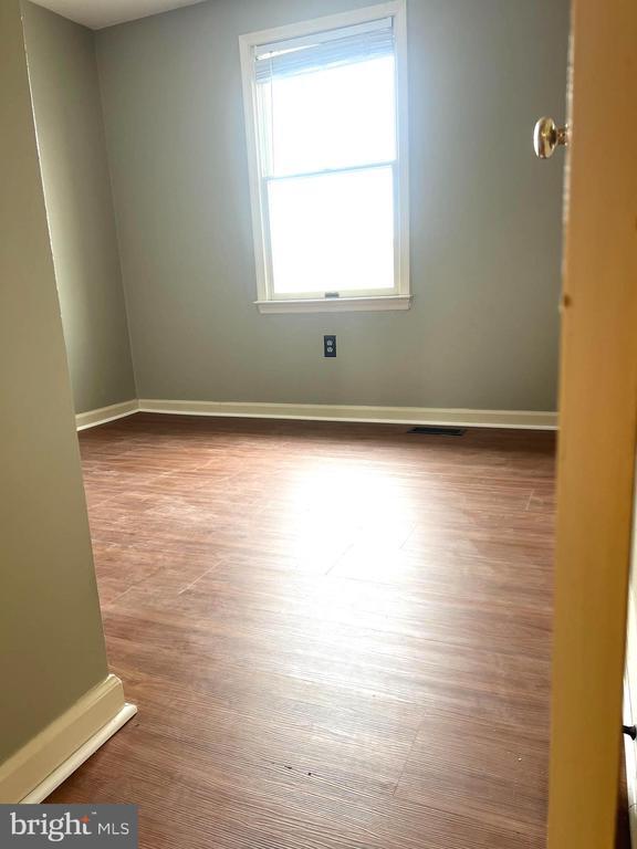 Building Photo - 8024 Hollow Reed Ct