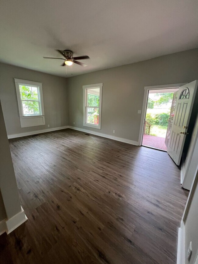 Building Photo - Historic Home In Chattanooga