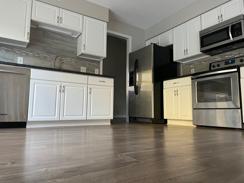 Kitchen - 1045 S 217th St