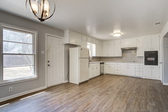 Building Photo - Beautiful Home in Central Lubbock