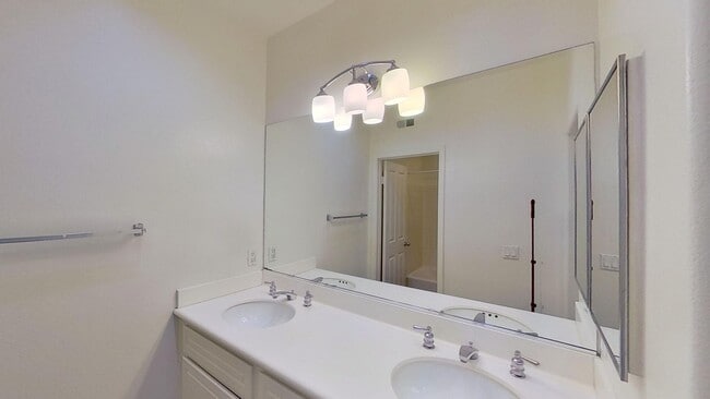 Building Photo - 1807 Ladrillo Aisle