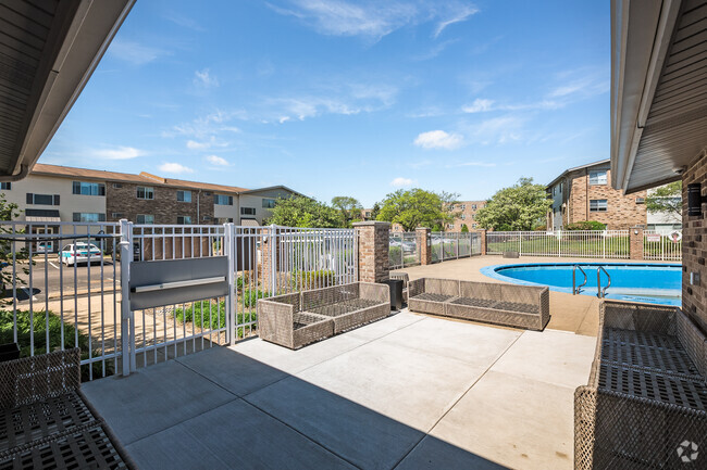 Building Photo - Hoffman Hills Apartments